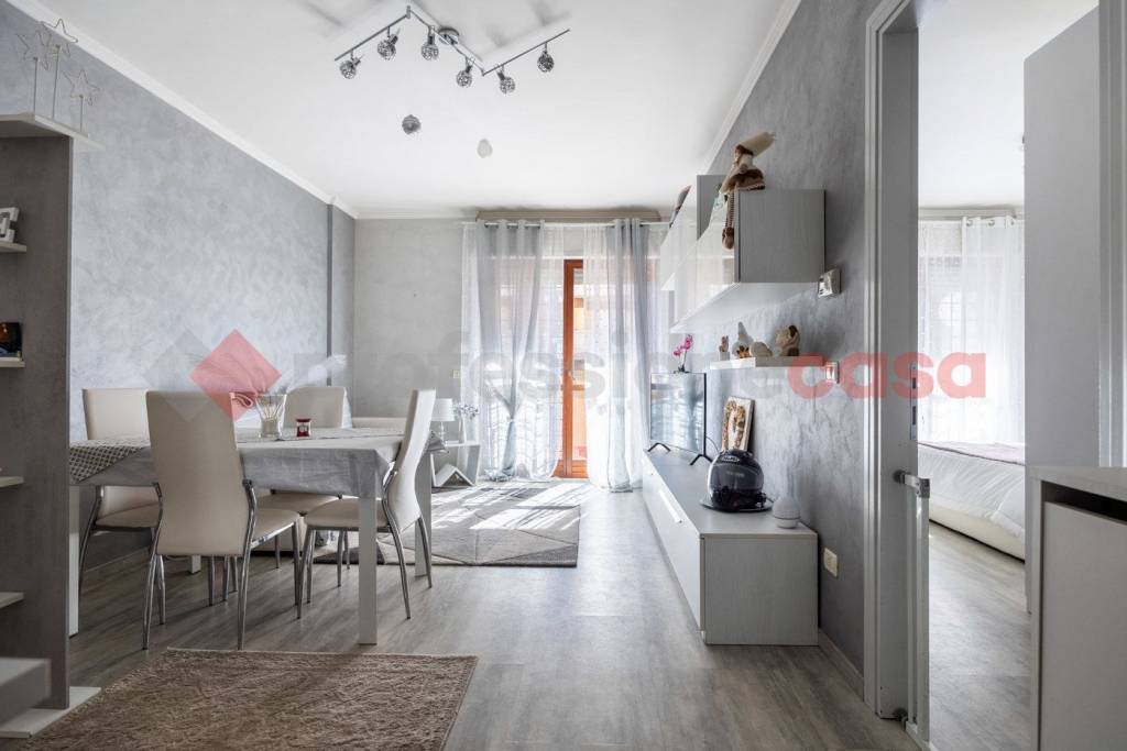 appartamento in vendita a Roma in zona Prenestino-Labicano