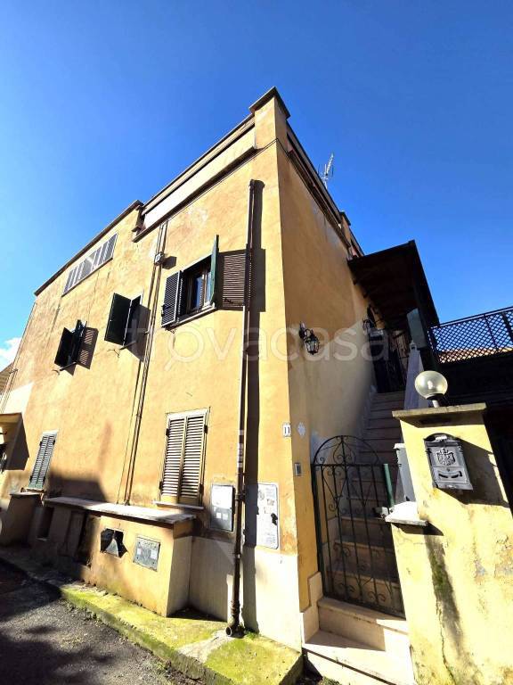 appartamento in vendita a Roma in zona Appio Claudio