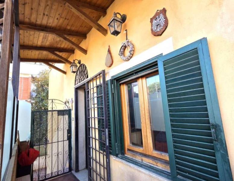 appartamento in vendita a Roma in zona Appio Claudio