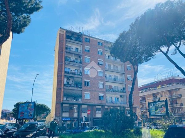 appartamento in vendita a Roma in zona Appio Latino
