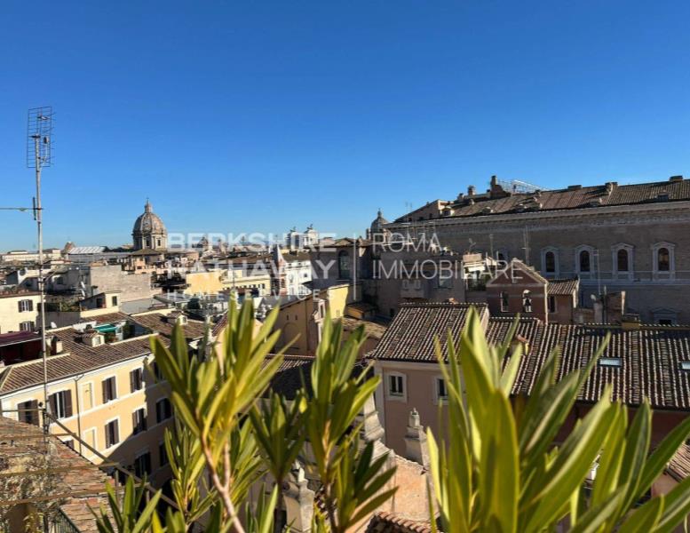 appartamento in vendita a Roma in zona Parione/Sant'Eustachio