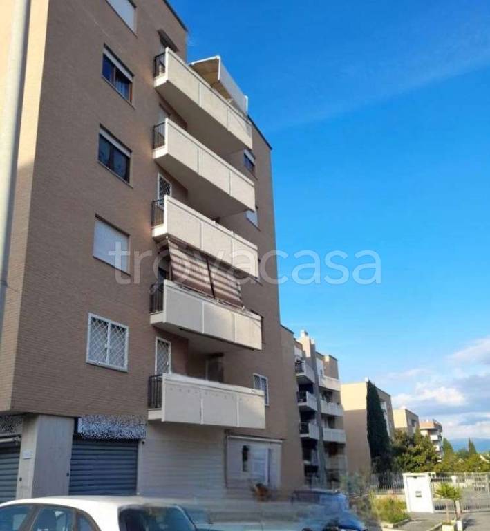 appartamento in vendita a Roma in zona Ponte di Nona