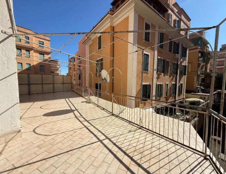 appartamento in vendita a Roma in zona Gianicolense