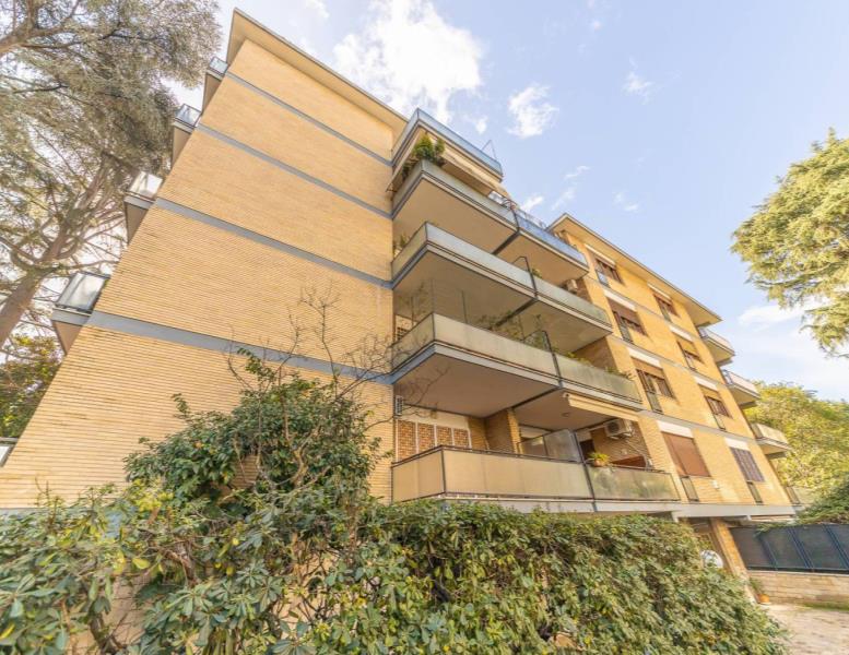 appartamento in vendita a Roma in zona EUR