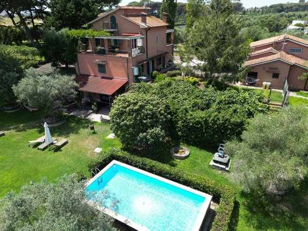 casa indipendente in vendita a Roma in zona Trigoria