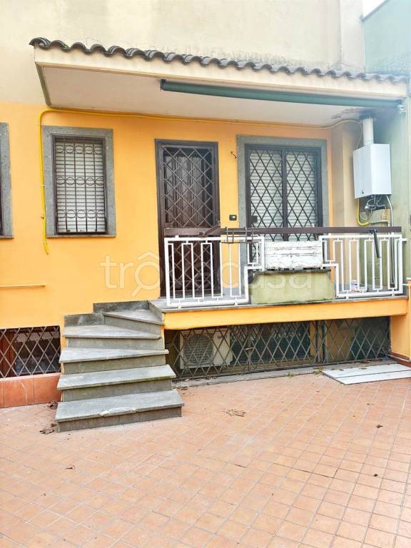 casa indipendente in vendita a Roma in zona Torre Angela