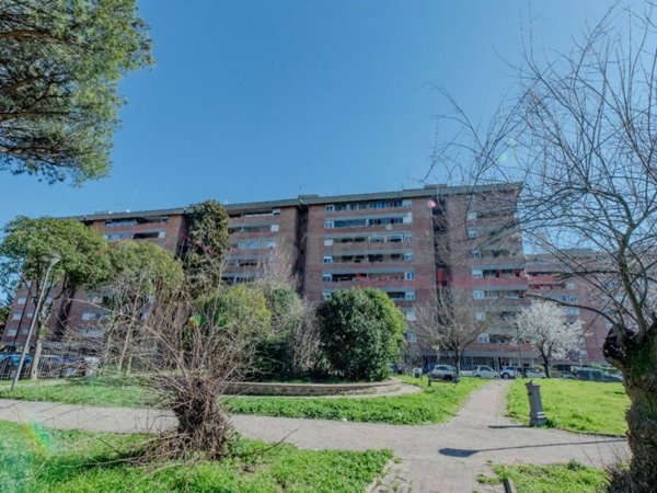 appartamento in vendita a Roma in zona Spinaceto