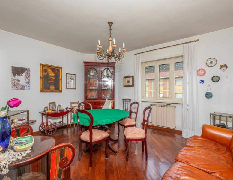 appartamento in vendita a Roma in zona Torre Spaccata