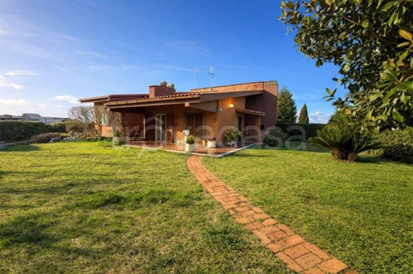 casa indipendente in vendita a Roma in zona Casal Morena