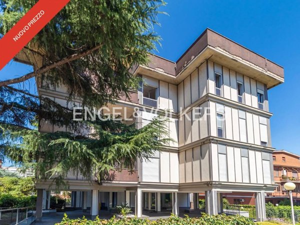 ufficio in vendita a Roma in zona Giuliano Dalmata