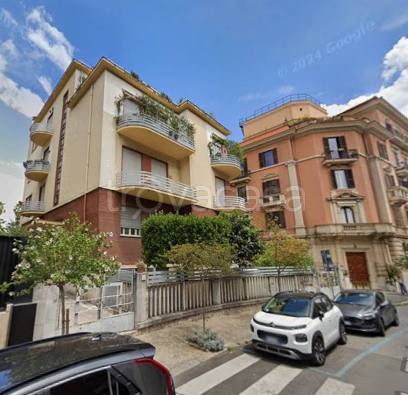 locale commerciale in vendita a Roma in zona Trieste