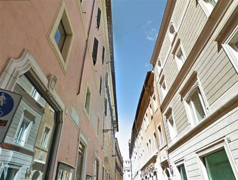 intera palazzina in vendita a Roma in zona Trevi-Colonna