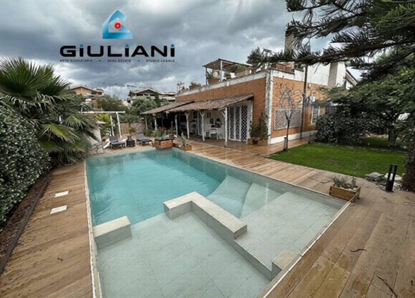 casa indipendente in vendita a Roma in zona Infernetto