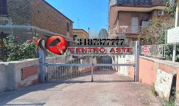 casa indipendente in vendita a Roma in zona Torre Angela