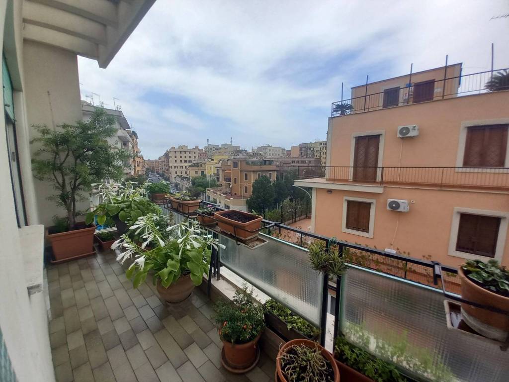 appartamento in vendita a Roma in zona Tuscolano