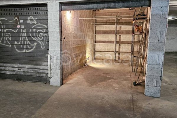 locale di sgombero in vendita a Roma in zona Ostia