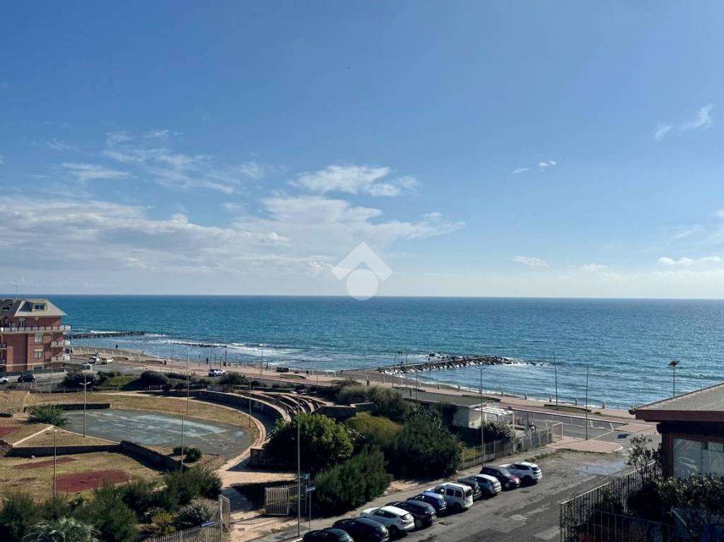appartamento in vendita a Roma in zona Ostia