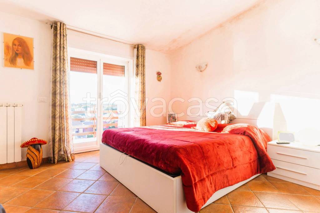 appartamento in vendita a Roma in zona Valle Muricana