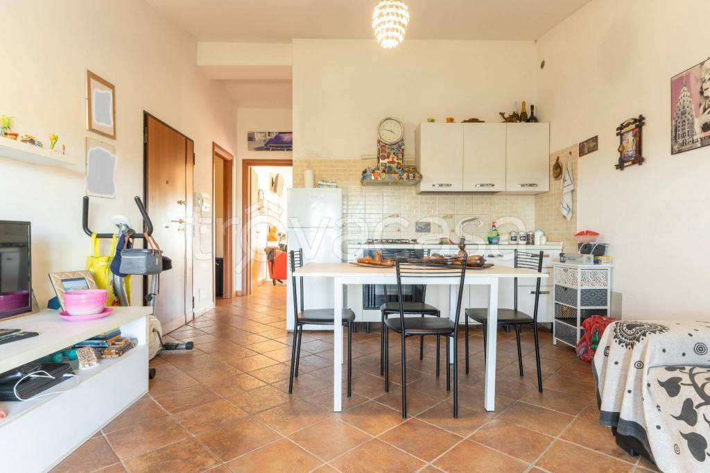 appartamento in vendita a Roma in zona Valle Muricana