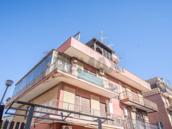 appartamento in vendita a Roma in zona Torre Maura