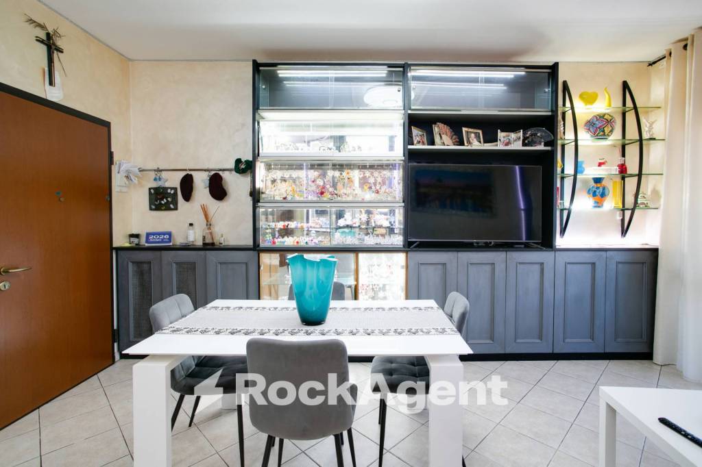 appartamento in vendita a Roma in zona Infernetto