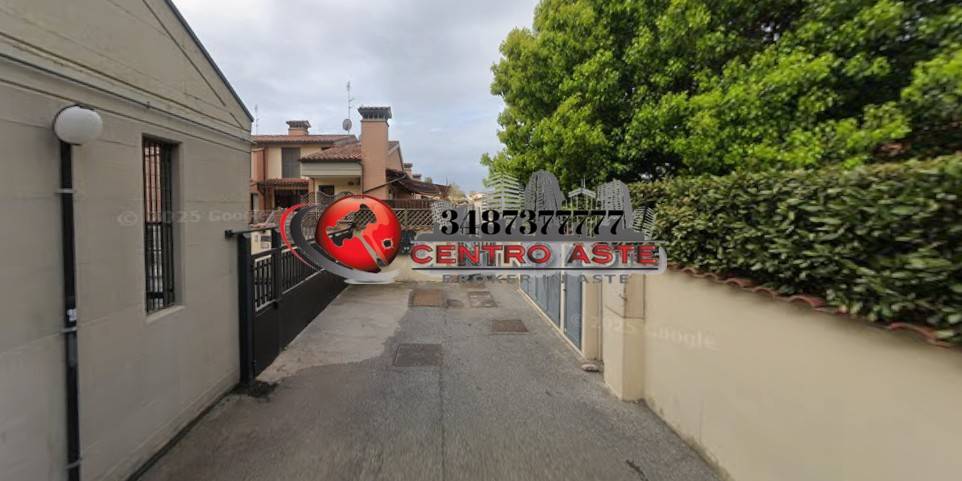 casa indipendente in vendita a Roma in zona Infernetto