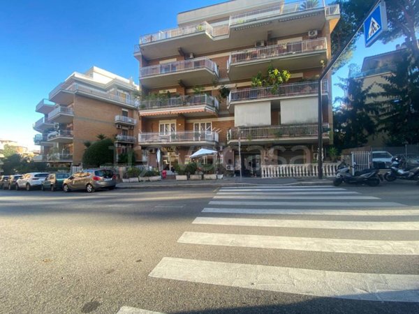 negozio in vendita a Roma in zona Aurelio