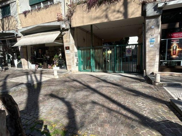 appartamento in vendita a Roma in zona EUR