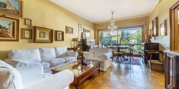 appartamento in vendita a Roma in zona EUR