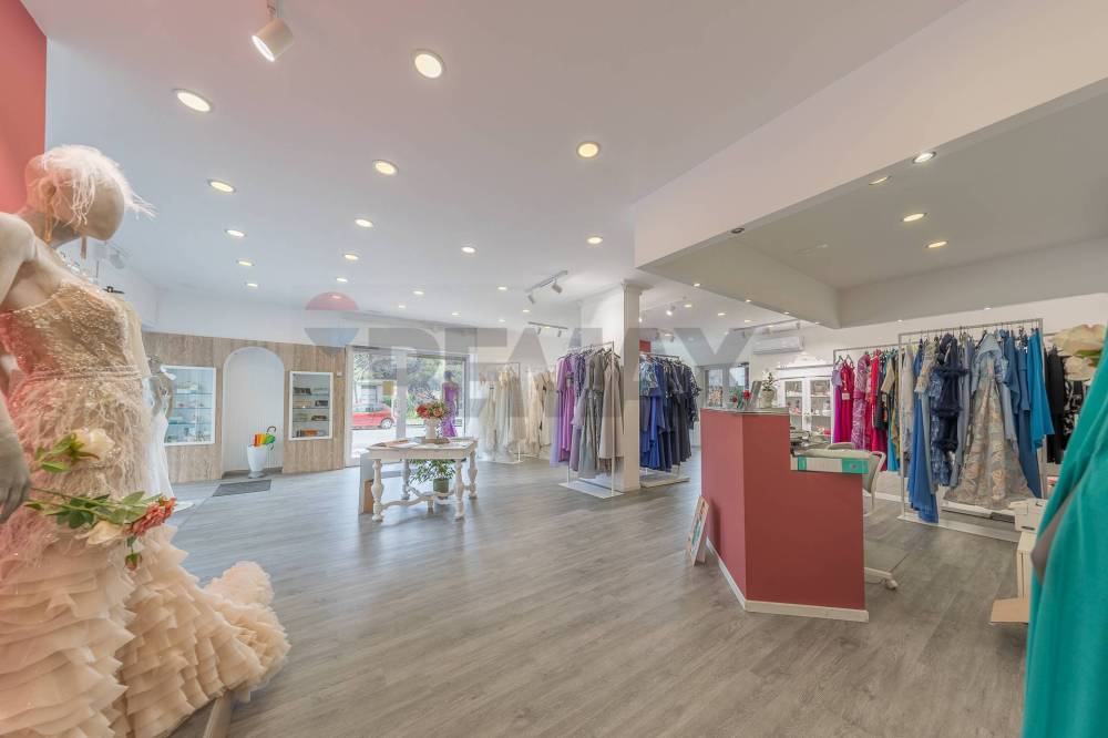 negozio in vendita a Roma in zona Ostia