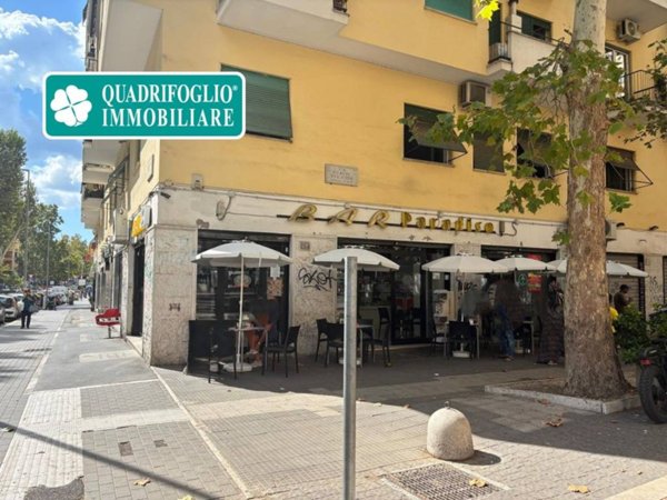 negozio in vendita a Roma in zona Don Bosco