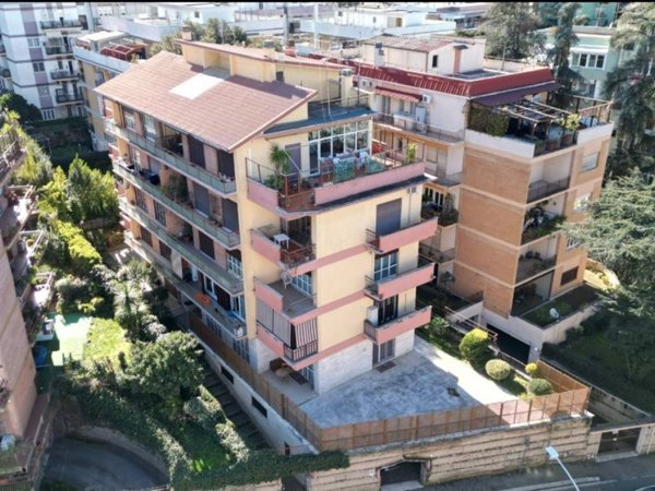 appartamento in vendita a Roma in zona Giuliano Dalmata
