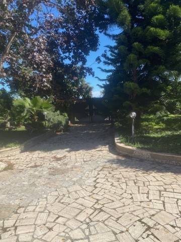 casa indipendente in vendita a Roma in zona Massimina/Casal Lumbroso