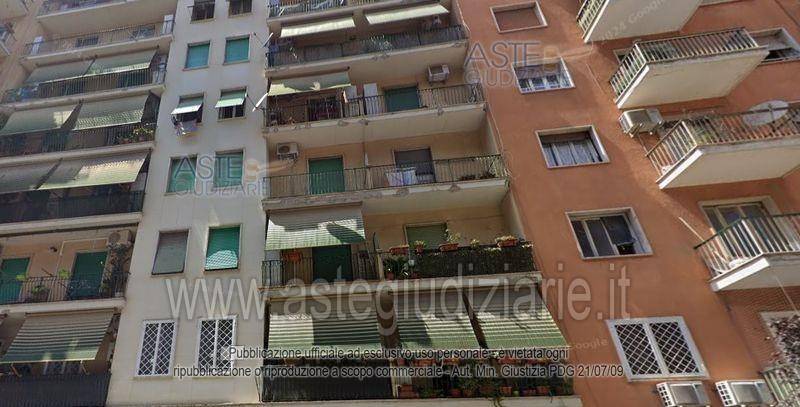 appartamento in vendita a Roma in zona Tuscolano