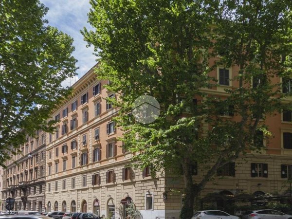 appartamento in vendita a Roma in zona Rione Monti/Campitelli