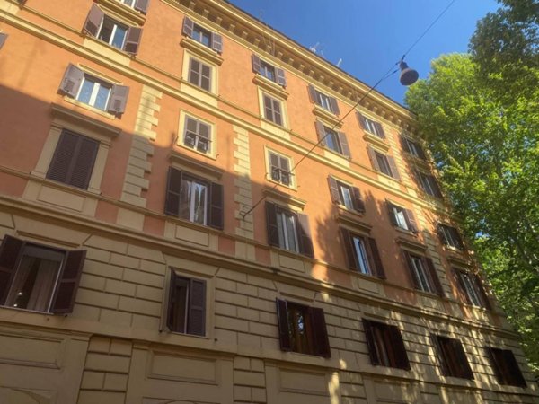 appartamento in vendita a Roma in zona Rione Monti/Campitelli