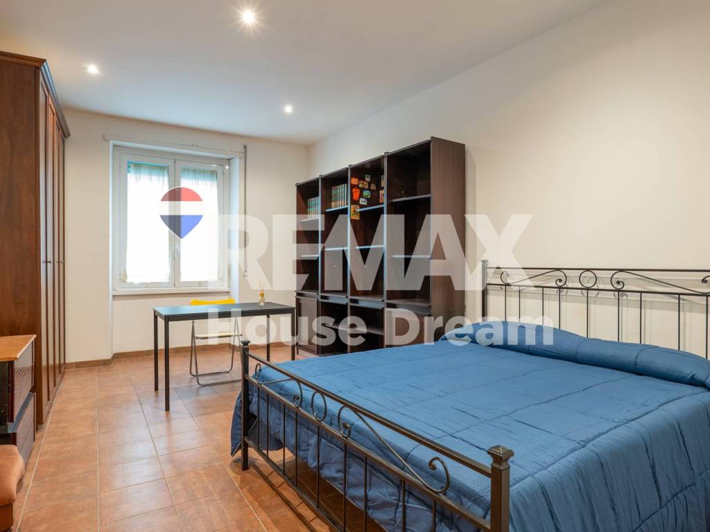 appartamento in vendita a Roma in zona Appio Latino