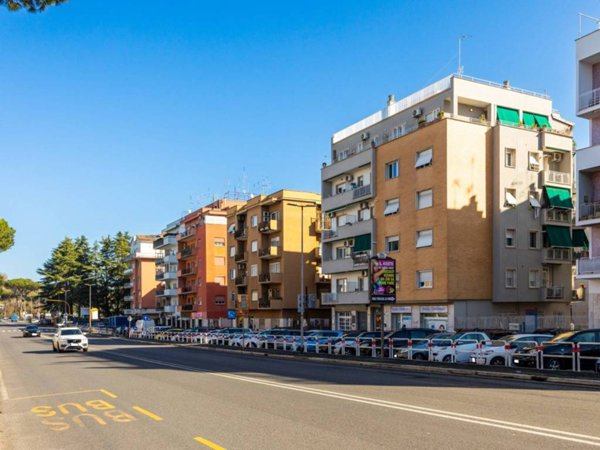 appartamento in vendita a Roma in zona Tor di Quinto