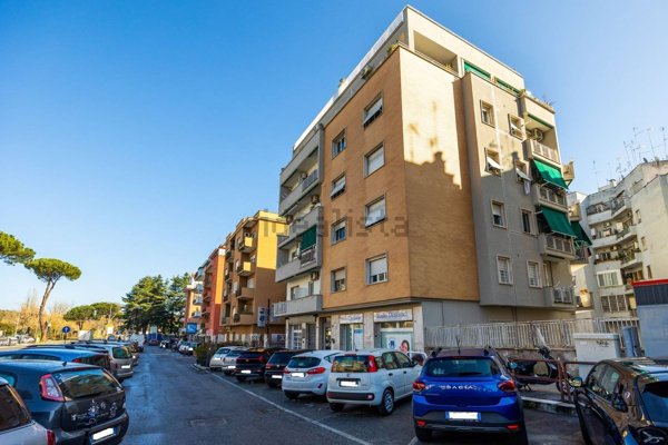 appartamento in vendita a Roma in zona Tor di Quinto