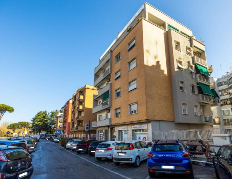 appartamento in vendita a Roma in zona Tor di Quinto