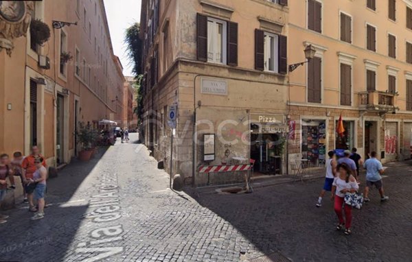 negozio in vendita a Roma in zona Trevi-Colonna