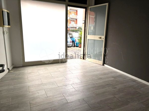 locale commerciale in vendita a Roma in zona Tor Sapienza