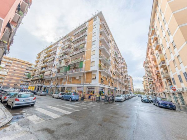 negozio in vendita a Roma in zona Collatino