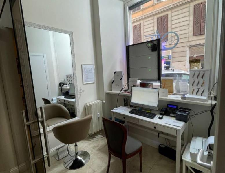 locale commerciale in vendita a Roma in zona Pinciano