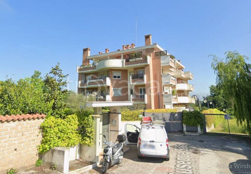 appartamento in vendita a Roma in zona Tor di Quinto
