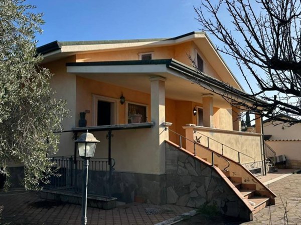 casa indipendente in vendita a Roma in zona Alessandrino