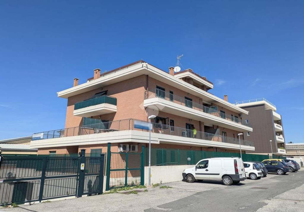 appartamento in vendita a Roma in zona Osteria del Curato