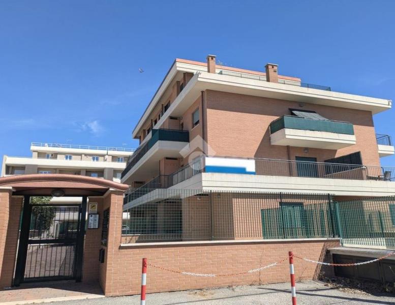 appartamento in vendita a Roma in zona Osteria del Curato