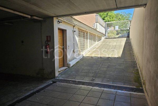 ufficio in vendita a Roma in zona Tomba di Nerone