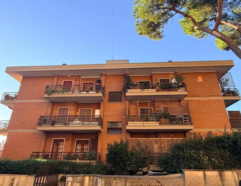 appartamento in vendita a Roma in zona Mostacciano
